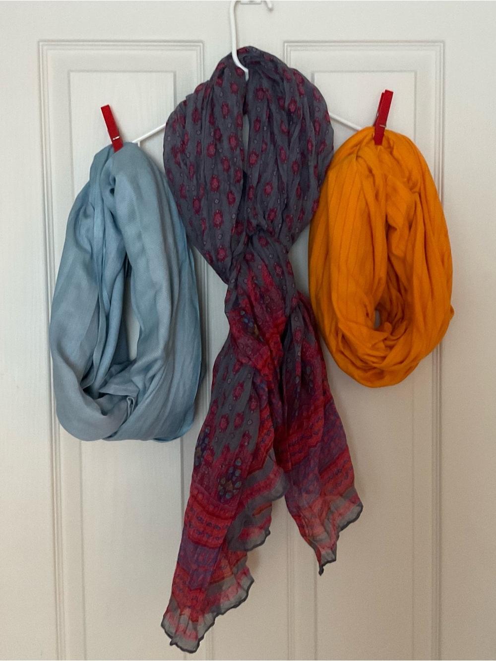2 Nike & 4 misc (6 total) bundle scarves